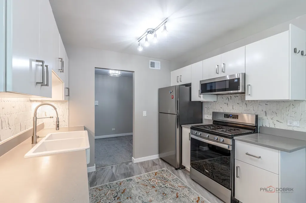 369 Southbury Court Schaumburg IL 60193
