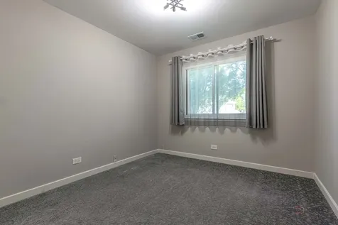 369 Southbury Court Schaumburg IL 60193