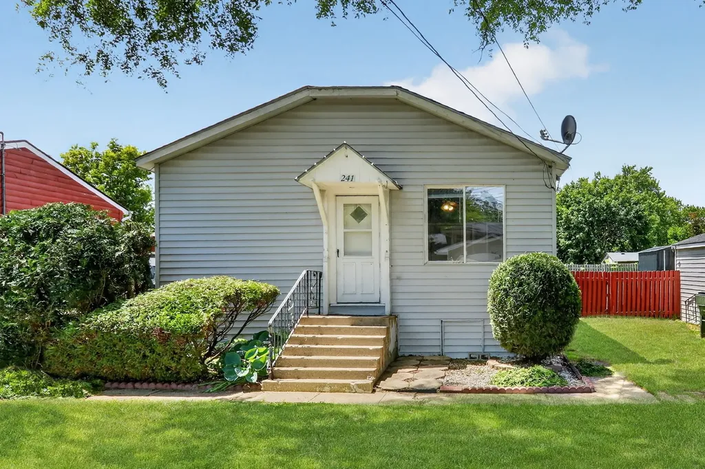241 South Highland Drive Lakemoor IL 60051