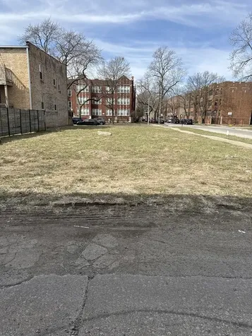 201 East 70th Street Chicago IL 60637