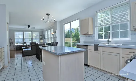 268 Pembrook Lane Mundelein IL 60060
