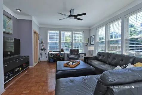 268 Pembrook Lane Mundelein IL 60060