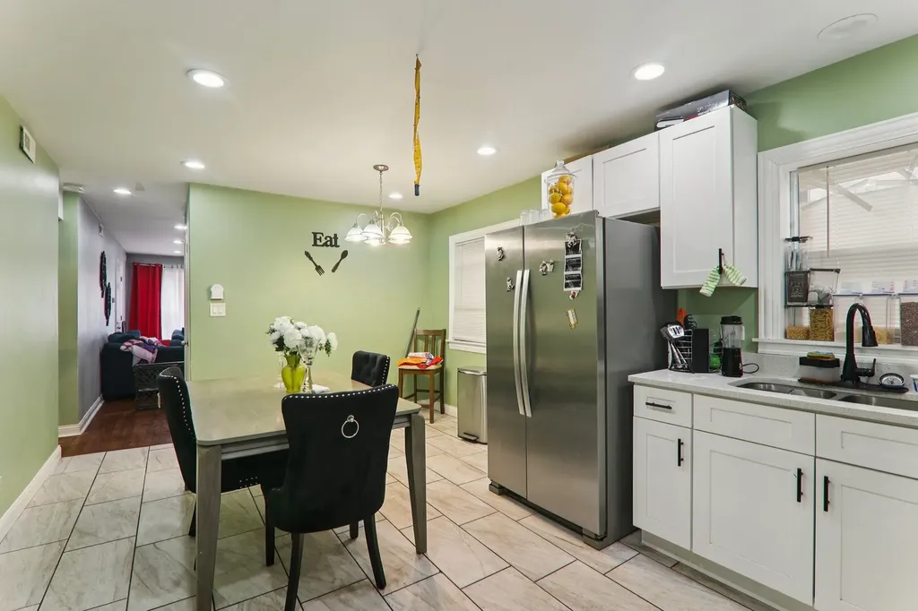 6217 South Seeley Avenue Chicago IL 60636
