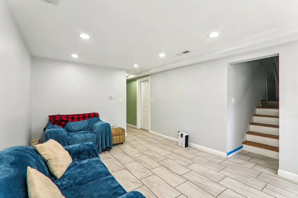 6217 South Seeley Avenue Chicago IL 60636