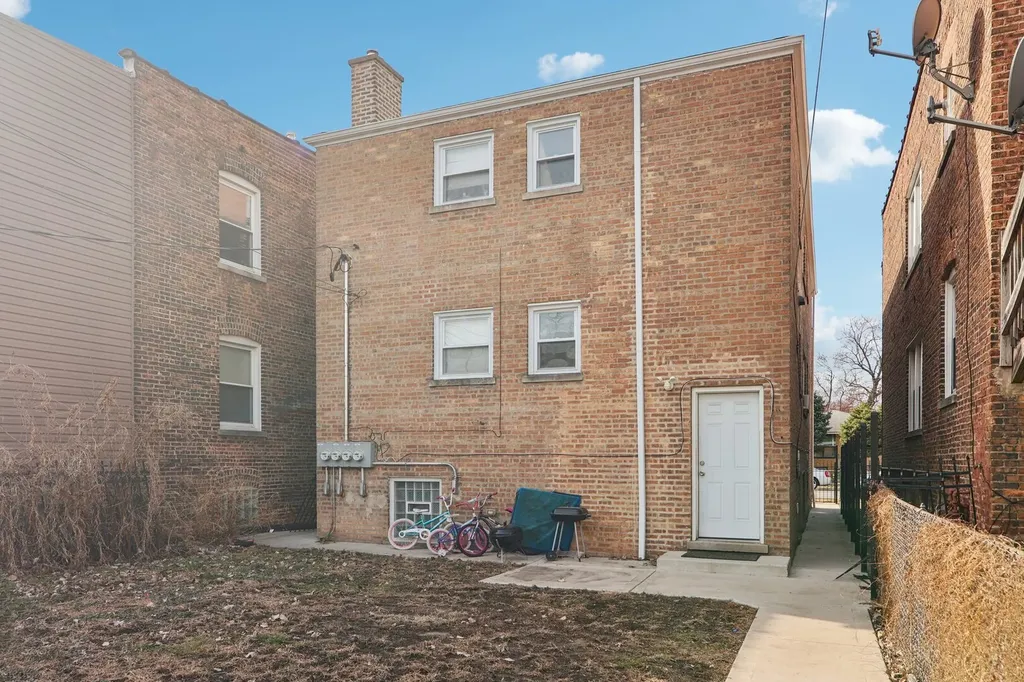6217 South Seeley Avenue Chicago IL 60636