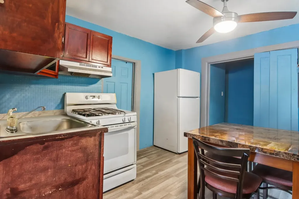 2010 West 18th Place Chicago IL 60608
