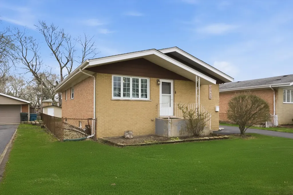 14325 Tripp Avenue Midlothian IL 60445
