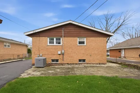 14325 Tripp Avenue Midlothian IL 60445