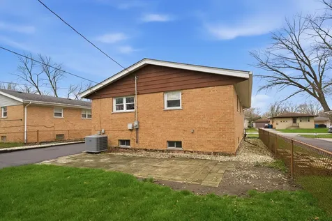 14325 Tripp Avenue Midlothian IL 60445