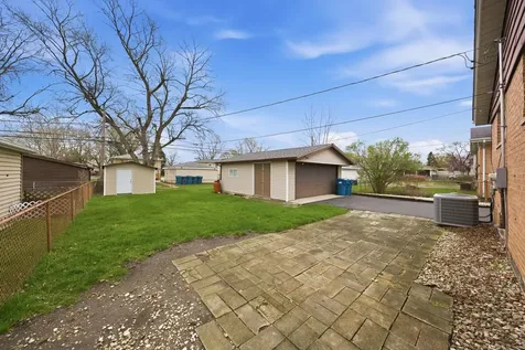 14325 Tripp Avenue Midlothian IL 60445