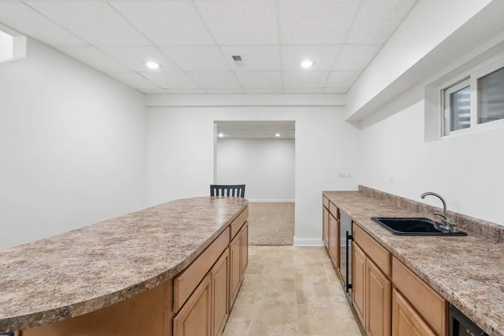 2612 Charlestowne Lane Naperville IL 60564
