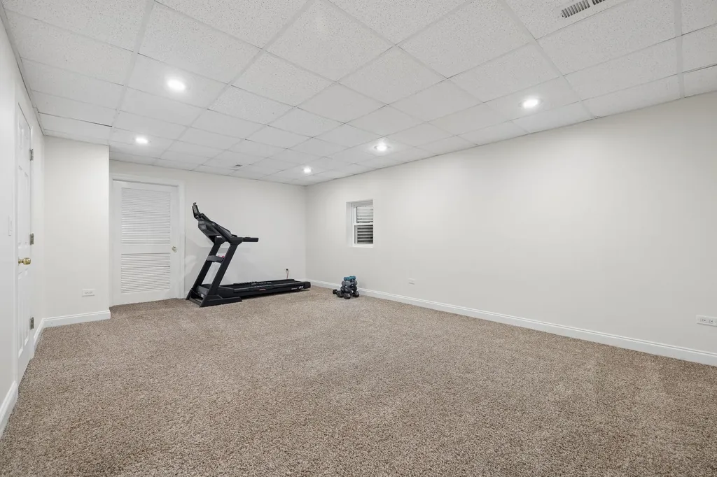 2612 Charlestowne Lane Naperville IL 60564