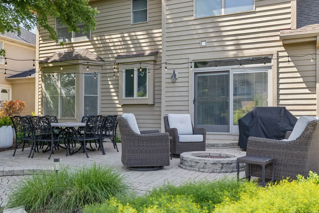 2612 Charlestowne Lane Naperville IL 60564
