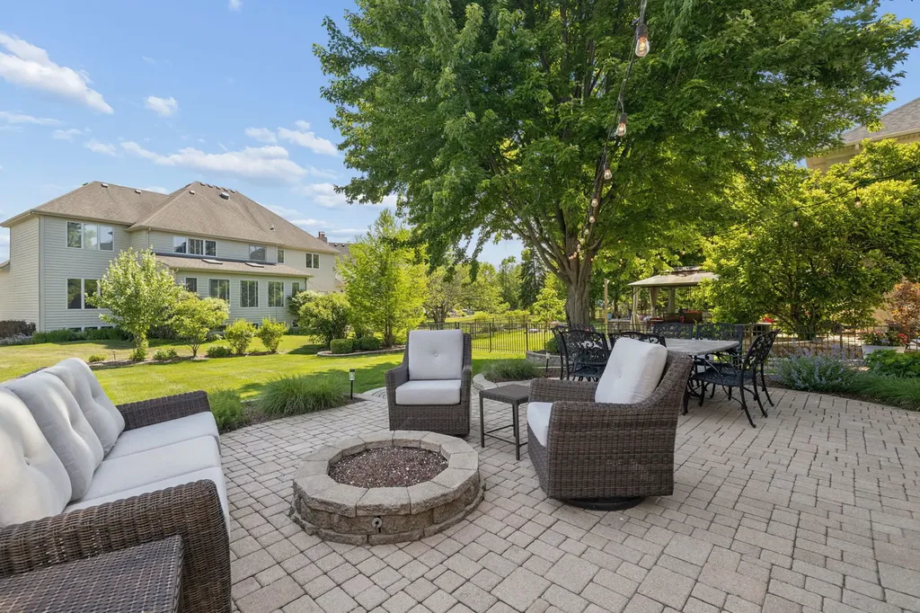 2612 Charlestowne Lane Naperville IL 60564