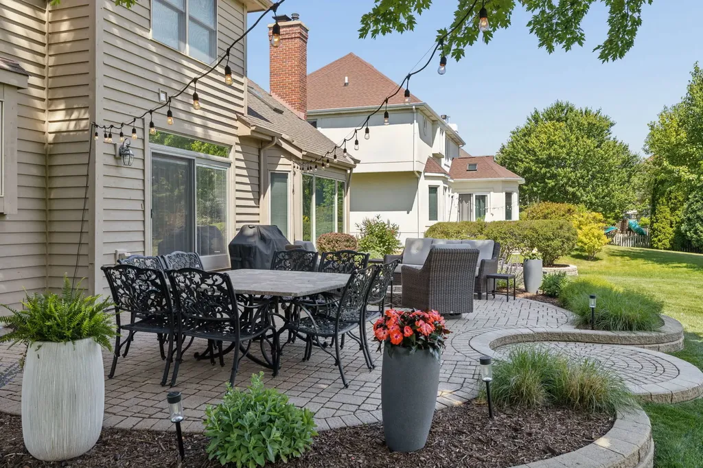 2612 Charlestowne Lane Naperville IL 60564
