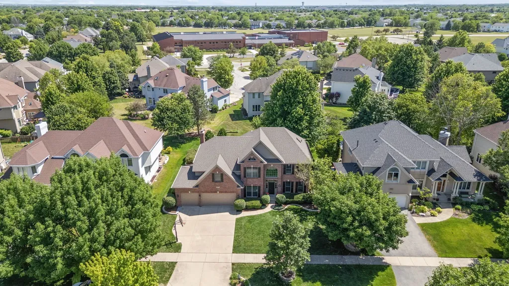 2612 Charlestowne Lane Naperville IL 60564