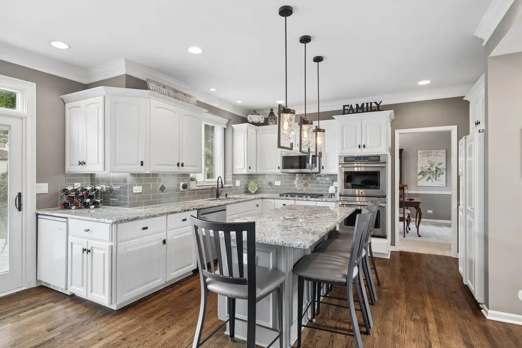 2612 Charlestowne Lane Naperville IL 60564