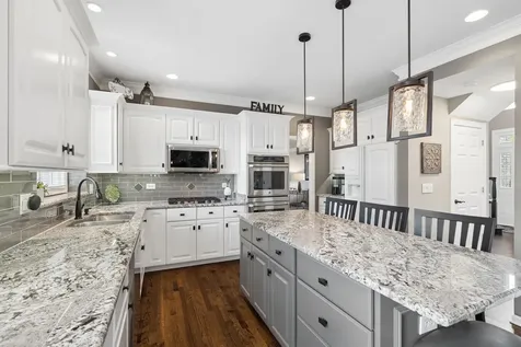 2612 Charlestowne Lane Naperville IL 60564