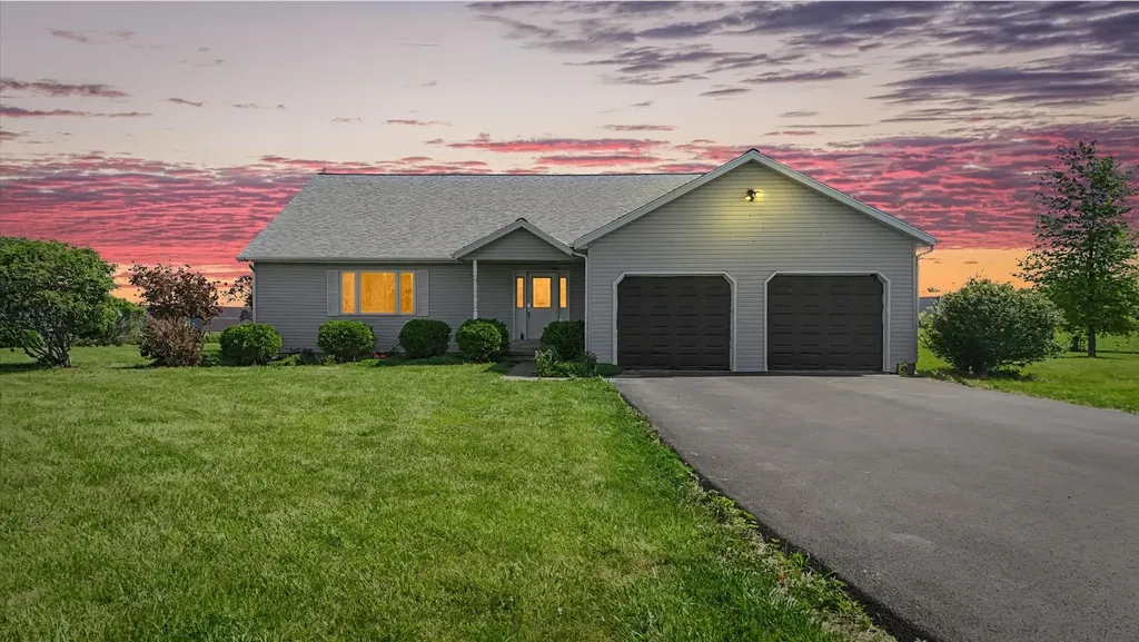 102 East County Road 2500 N Road Mahomet IL 61853