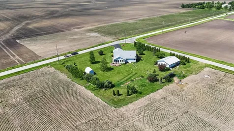 102 East County Road 2500 N Road Mahomet IL 61853