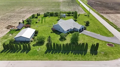 102 East County Road 2500 N Road Mahomet IL 61853