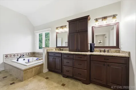 2460 Bird Lane Batavia IL 60510