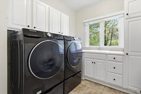 2460 Bird Lane Batavia IL 60510