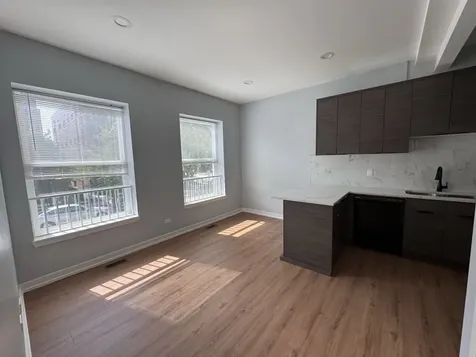 4901 North Kenmore Avenue Chicago IL 60640