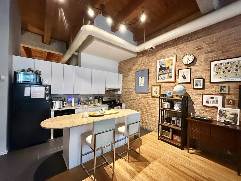 1122 West Newport Avenue Chicago IL 60657