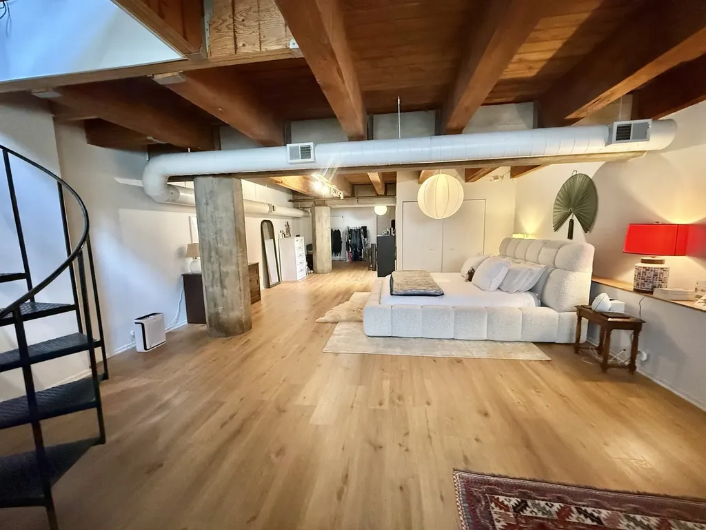 1122 West Newport Avenue Chicago IL 60657