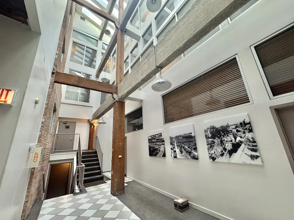 1122 West Newport Avenue Chicago IL 60657