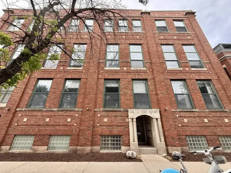 1122 West Newport Avenue Chicago IL 60657