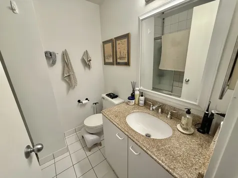 1122 West Newport Avenue Chicago IL 60657