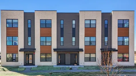 1157 Lakepointe Drive Schaumburg IL 60173