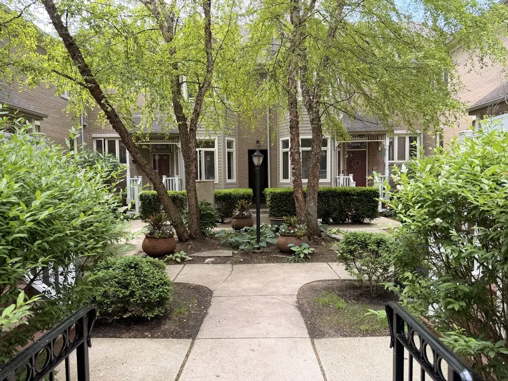 1241 West Fletcher Street Chicago IL 60657