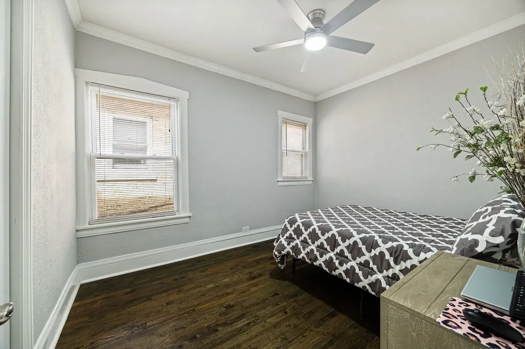 5136 West George Street Chicago IL 60641