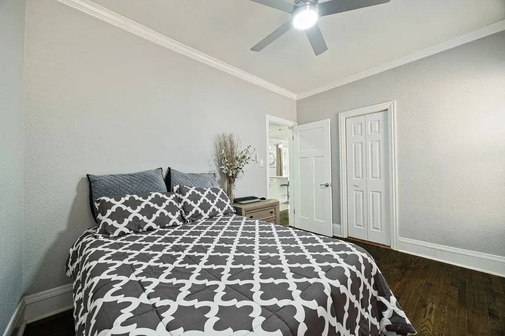 5136 West George Street Chicago IL 60641