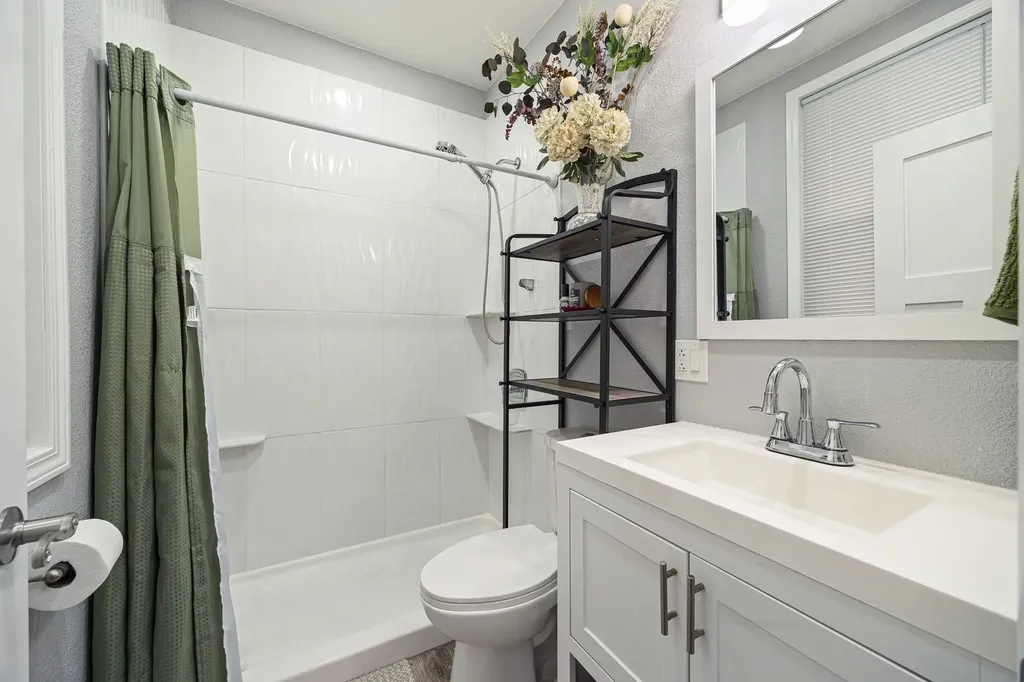 5136 West George Street Chicago IL 60641