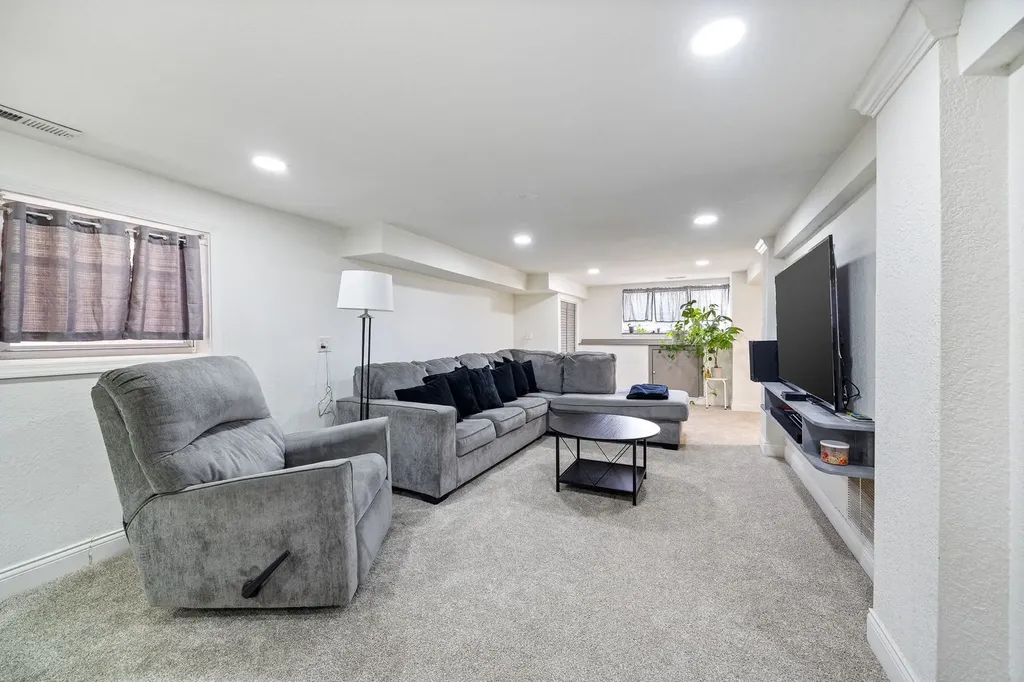5136 West George Street Chicago IL 60641