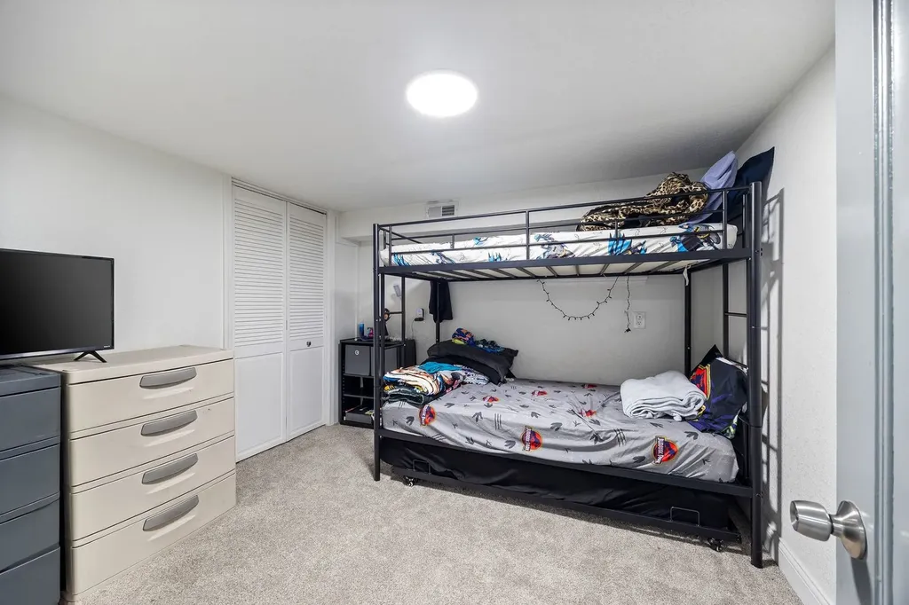 5136 West George Street Chicago IL 60641
