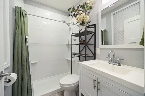 5136 West George Street Chicago IL 60641