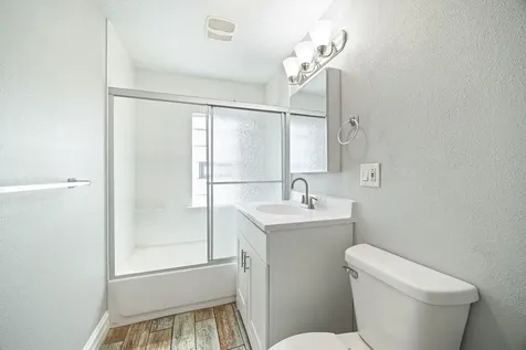 5136 West George Street Chicago IL 60641