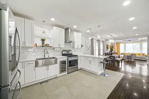 5136 West George Street Chicago IL 60641