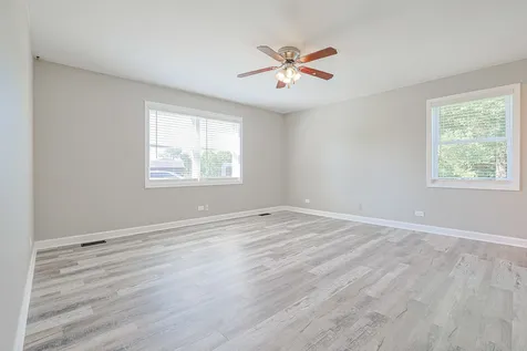 6805 Johnsburg Road Spring Grove IL 60081