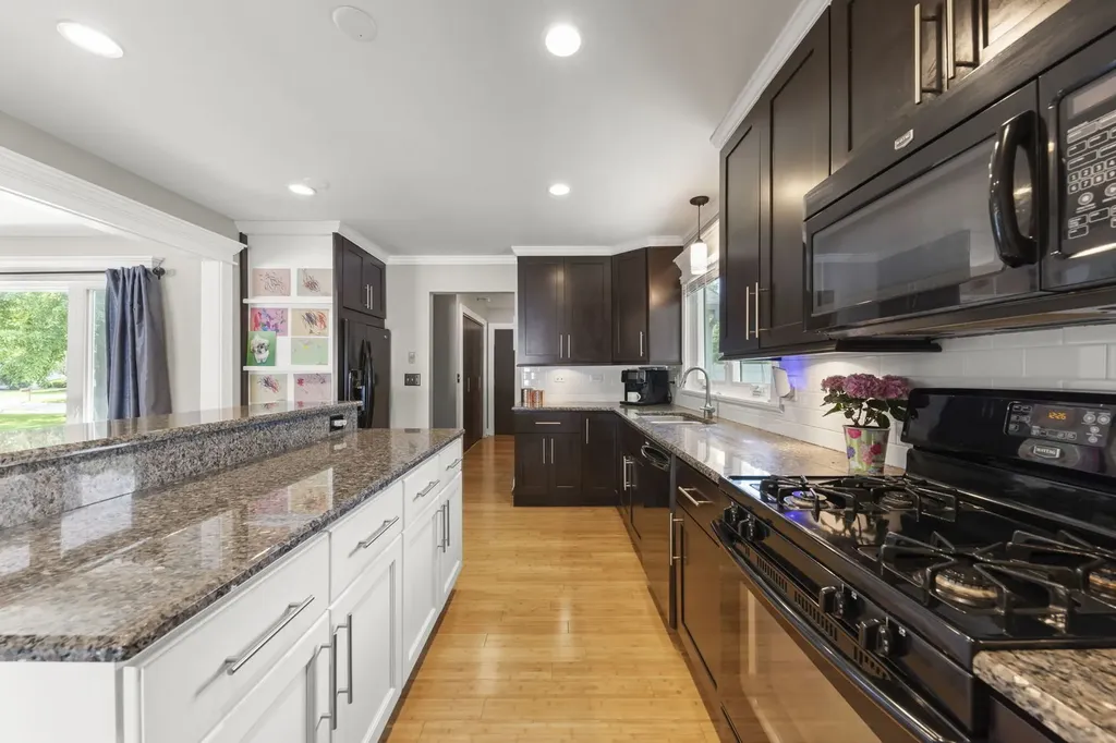 30W676 Woodewind Drive Naperville IL 60563
