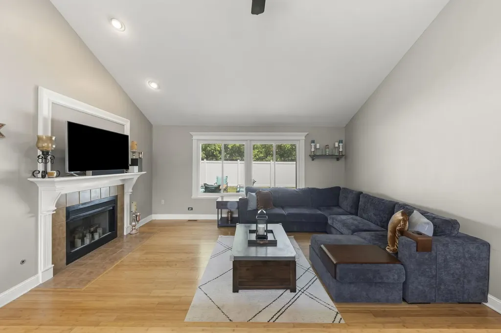 30W676 Woodewind Drive Naperville IL 60563