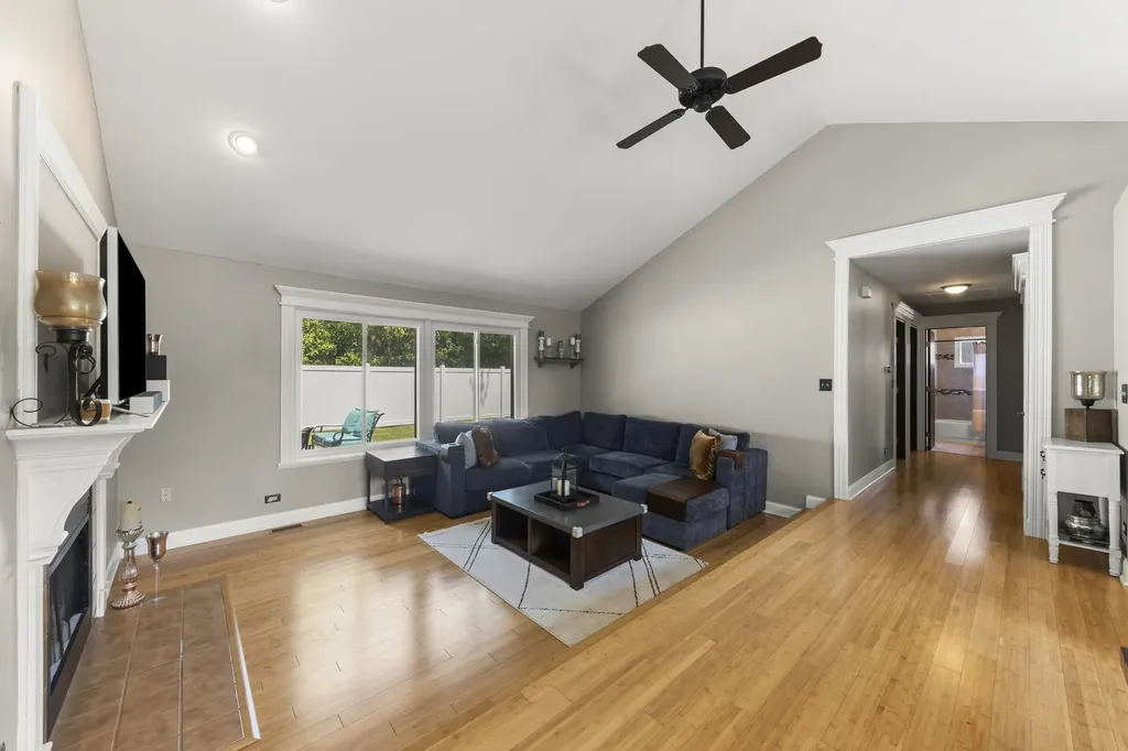 30W676 Woodewind Drive Naperville IL 60563