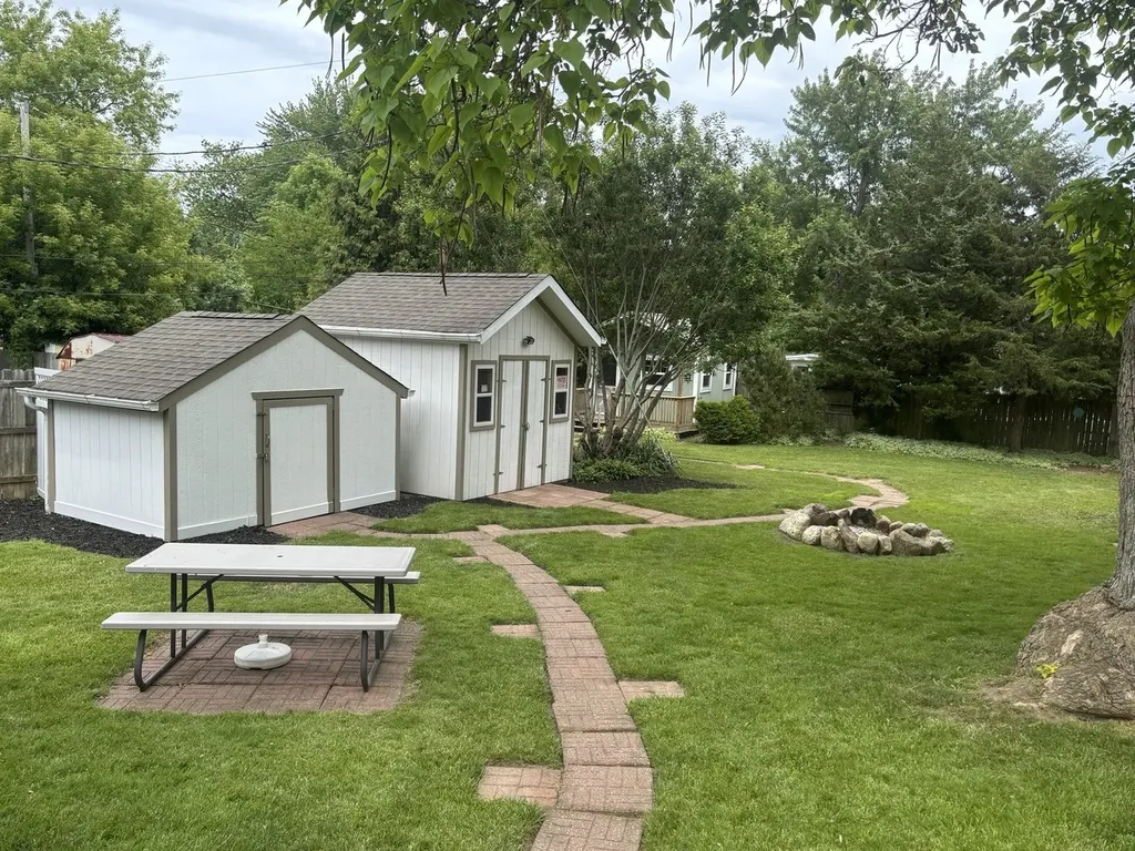 40261 West Beach Lane Antioch IL 60002
