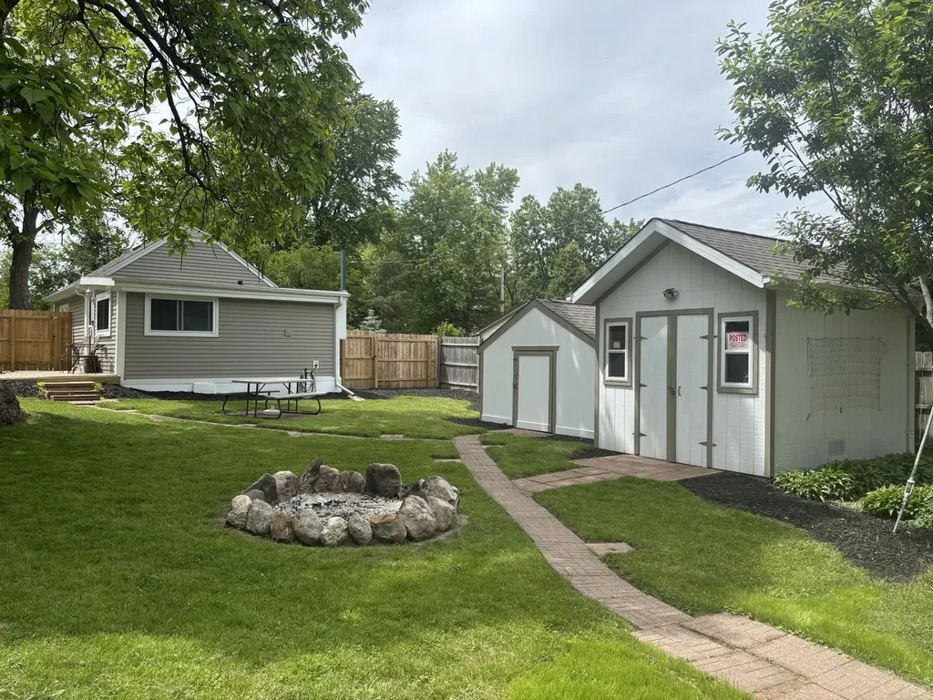 40261 West Beach Lane Antioch IL 60002