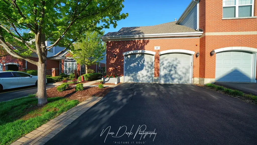 29 Lakebreeze Court Lake Zurich IL 60047